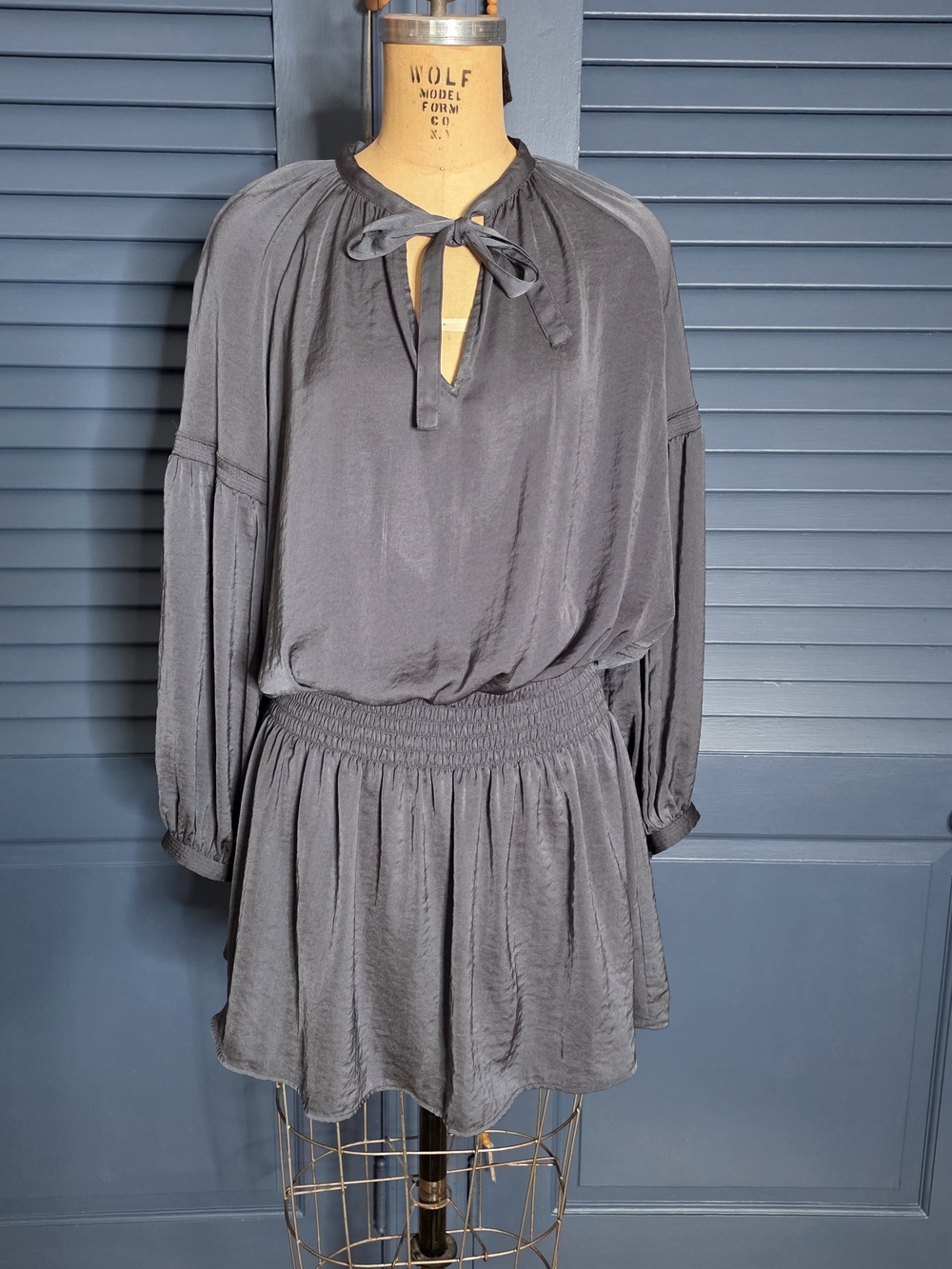 Lucky Brand Charcoal Tie-Neck Smocked-Waist Long-Sleeve Dress